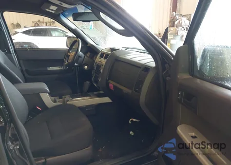 2009 Ford Escape Xlt z USA, uszkodzony, nr VIN 1FMCU937X9KC67061